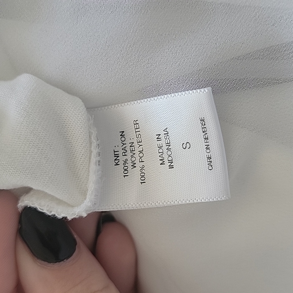 White blouse - Picture 5 of 5